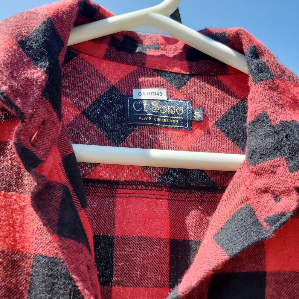 Red plain flannel shirt -‎ size small - Picture 3 of 3